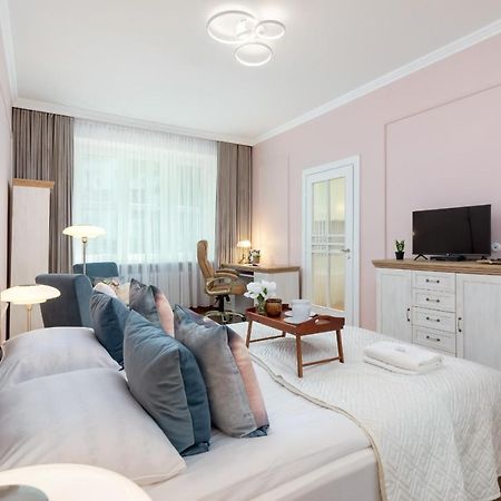 Luxurious & Unique Apartment Mickiewicza Cracow By Renters Prestige Краків Екстер'єр фото